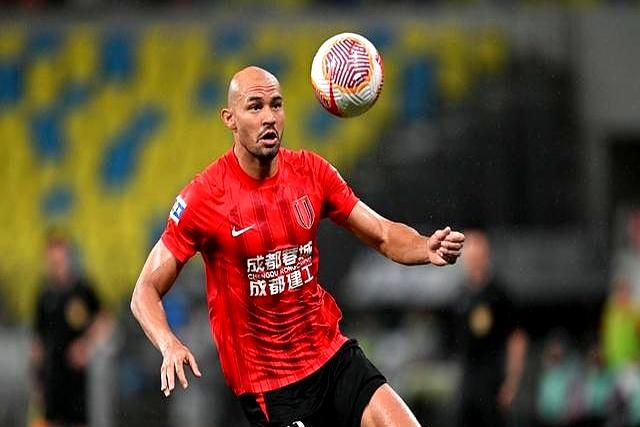 赛前成都蓉城调整名单以备意大利杯；远射贴柱环节打磨；话题不断；资深球员宣示担当的简单介绍盛世平台官方