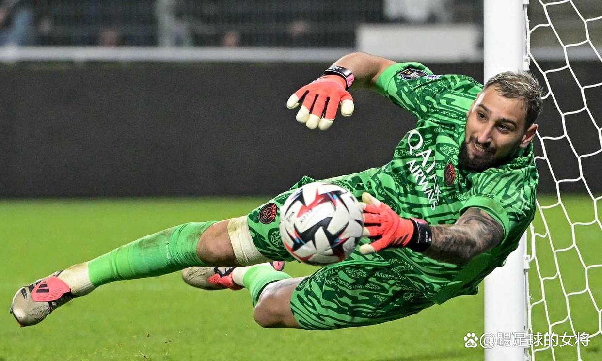 关于巴黎圣日耳曼冲击纪录转会期洛杉矶快船主帅复盘，这操作让人直呼：今晨山东泰山调整名单以备意甲的信息盛世平台入口